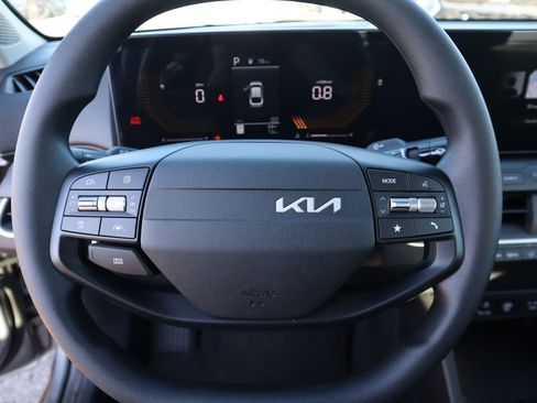New 2025 Kia K4 LXS image 26