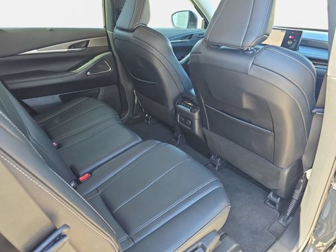 Used 2023 INFINITI QX60 Luxe w/ Performance Audio Package FWD image 11