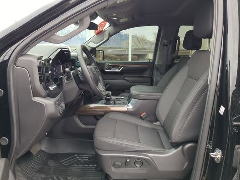 Used 2025 Chevrolet Silverado 1500 LT Trail Boss image 17