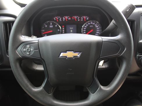 Used 2018 Chevrolet Silverado 1500 Custom w/ Custom Convenience Package AWD/4WD image 13