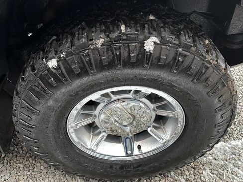 Used 2003 HUMMER H2 w/ Preferred Equipment Group image 7