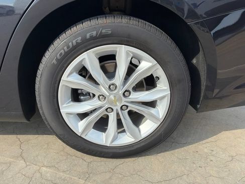 Used 2022 Chevrolet Malibu LT w/ Leather Package FWD image 9
