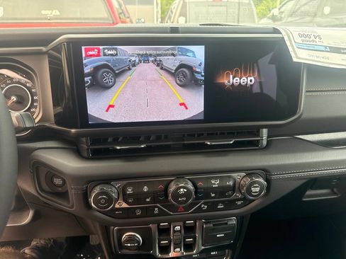 New 2026 Jeep Wrangler Unlimited Sahara AWD/4WD image 13