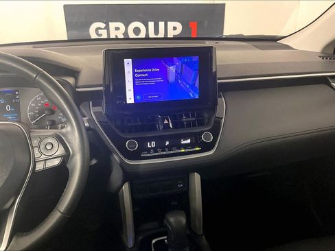 Used 2024 Toyota Corolla Cross LE FWD image 7
