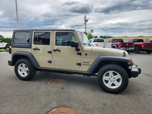 Used 2017 Jeep Wrangler Unlimited Sport w/ Quick Order Package 24S AWD/4WD image 19