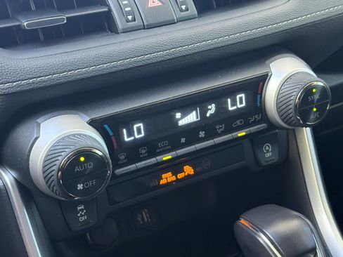 Used 2024 Toyota RAV4 XLE Premium FWD image 25