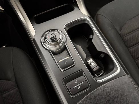 Used 2019 Ford Fusion SE FWD image 34