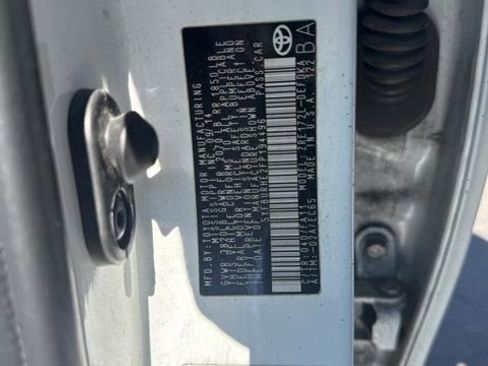 Used 2015 Toyota Corolla L image 32