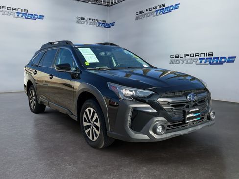 Used 2023 Subaru Outback Premium AWD/4WD image 3