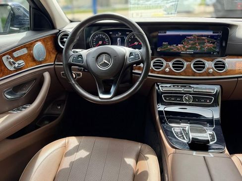 Used 2018 Mercedes-Benz E 400 4MATIC Wagon w/ Premium 2 Package (Q02) image 19