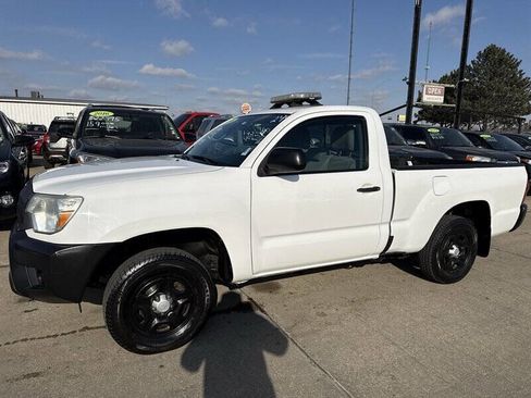 Used 2014 Toyota Tacoma 2WD Regular Cab image 2