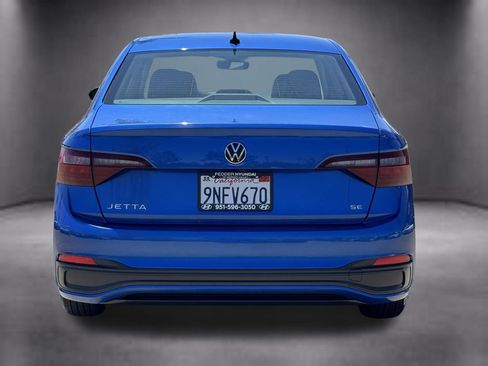 Used 2024 Volkswagen Jetta SE FWD image 4