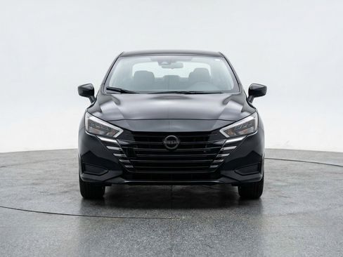 Used 2025 Nissan Versa SV FWD image 2