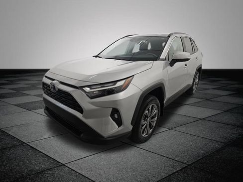 Used 2022 Toyota RAV4 XLE Premium AWD/4WD image 3