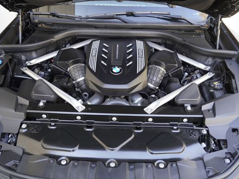 Used 2021 BMW X6 M50i w/ Premium Package AWD/4WD image 11