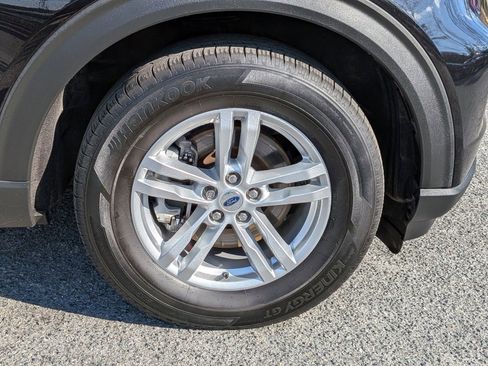 Certified 2023 Ford Explorer XLT w/ Equipment Group 202A image 12