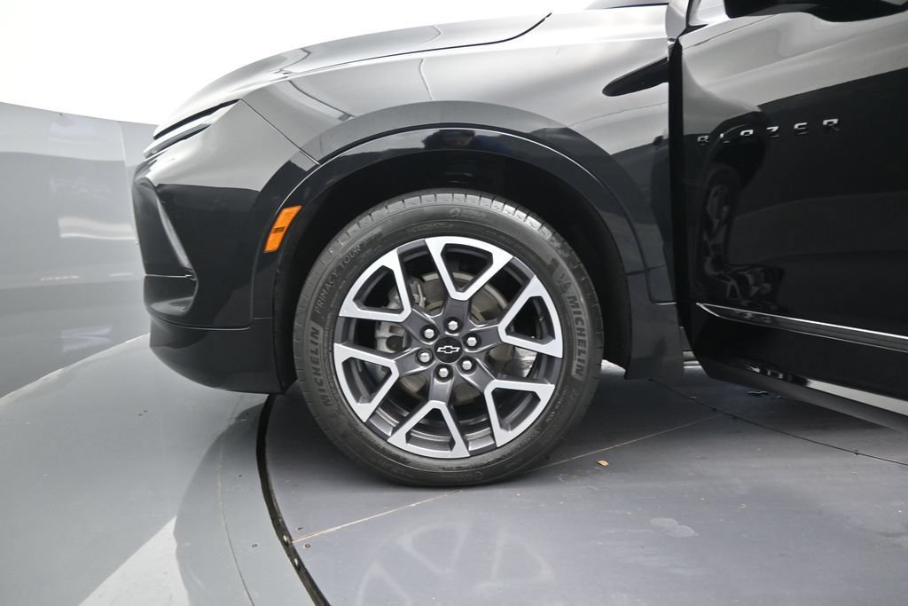 Used 2023 Chevrolet Blazer RS FWD image 13