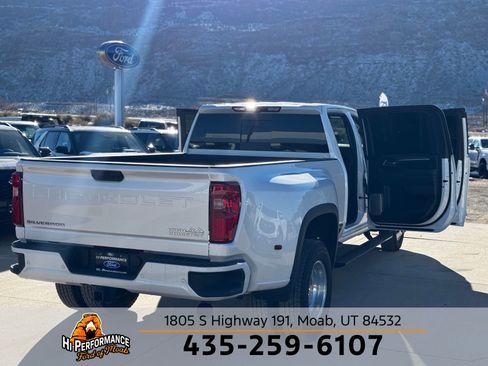 Used 2025 Chevrolet Silverado 3500 High Country w/ Technology Package image 33