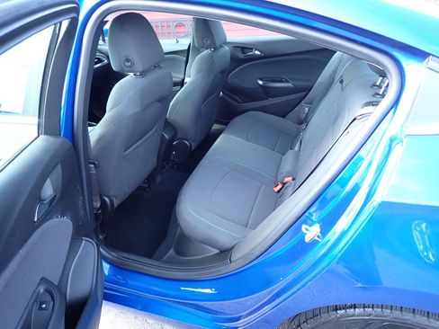 Used 2017 Chevrolet Cruze LT w/ Convenience Package FWD image 8