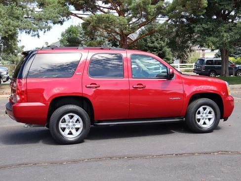 Used 2013 GMC Yukon SLT w/ SLT-2 Equipment Package AWD/4WD image 4