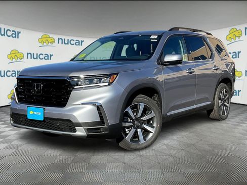 New 2025 Honda Pilot Touring image 4