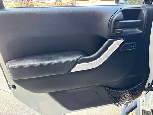 Used 2016 Jeep Wrangler Sport AWD/4WD image 15