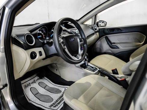 Used 2019 Ford Fiesta SE image 3