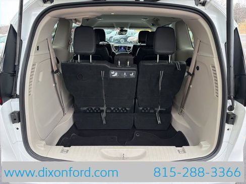 Used 2017 Chrysler Pacifica Touring-L Plus w/ Advanced Safetytec Group image 20