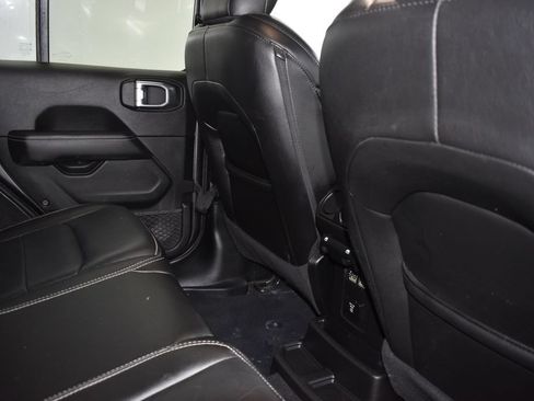 Used 2020 Jeep Wrangler Unlimited Sahara w/ Uconnect 4C Nav & Sound Group AWD/4WD image 27
