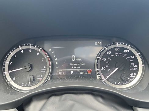 Used 2025 Toyota Highlander XLE image 16