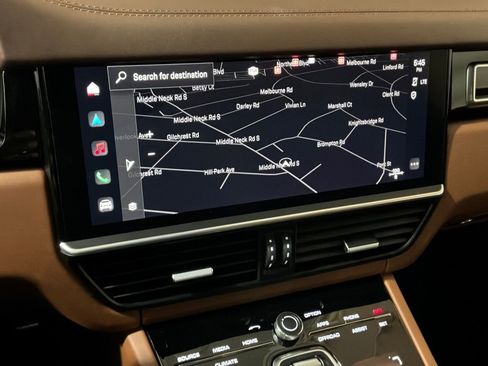 Used 2023 Porsche Cayenne GTS image 2