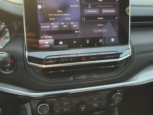 Used 2023 Jeep Compass Trailhawk image 14