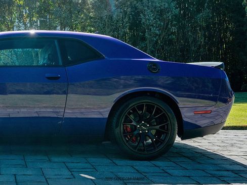 Used 2016 Dodge Challenger SRT Hellcat image 5