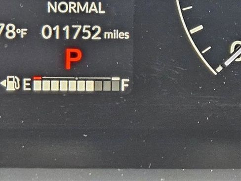 Used 2025 Honda CR-V Sport image 3