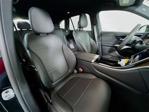 New 2025 Mercedes-Benz GLC 300 4MATIC image 28