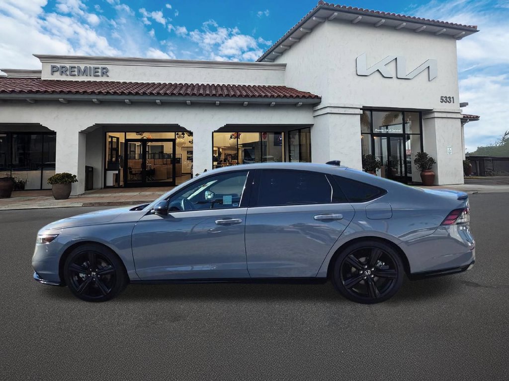 Used 2025 Honda Accord Sport image 5