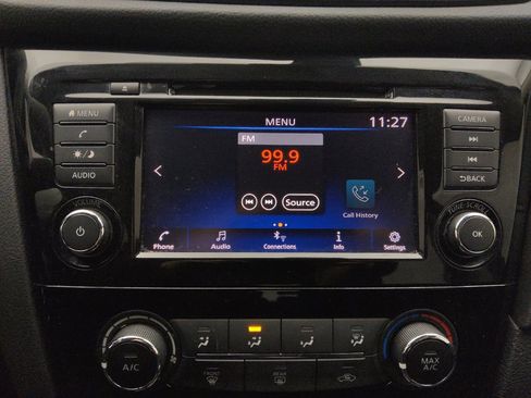 Used 2019 Nissan Rogue S image 25