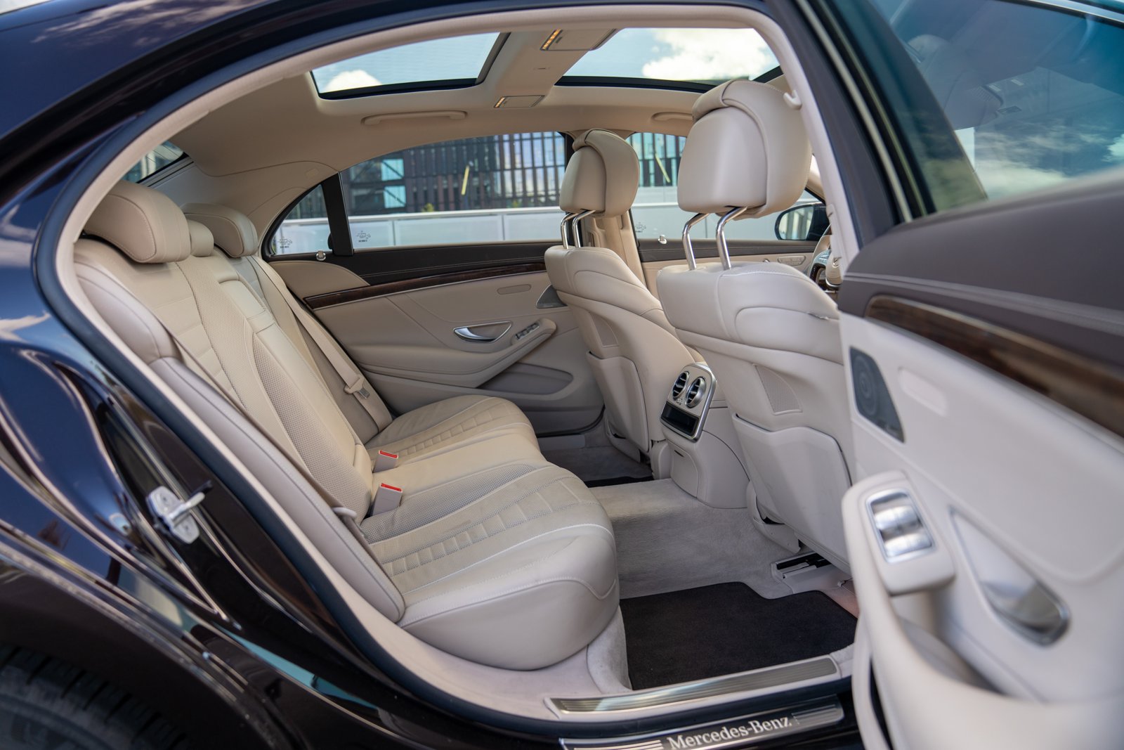 Used 2017 Mercedes-Benz S 550 4MATIC Sedan image 26