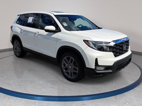Used 2023 Honda Passport EX-L image 3