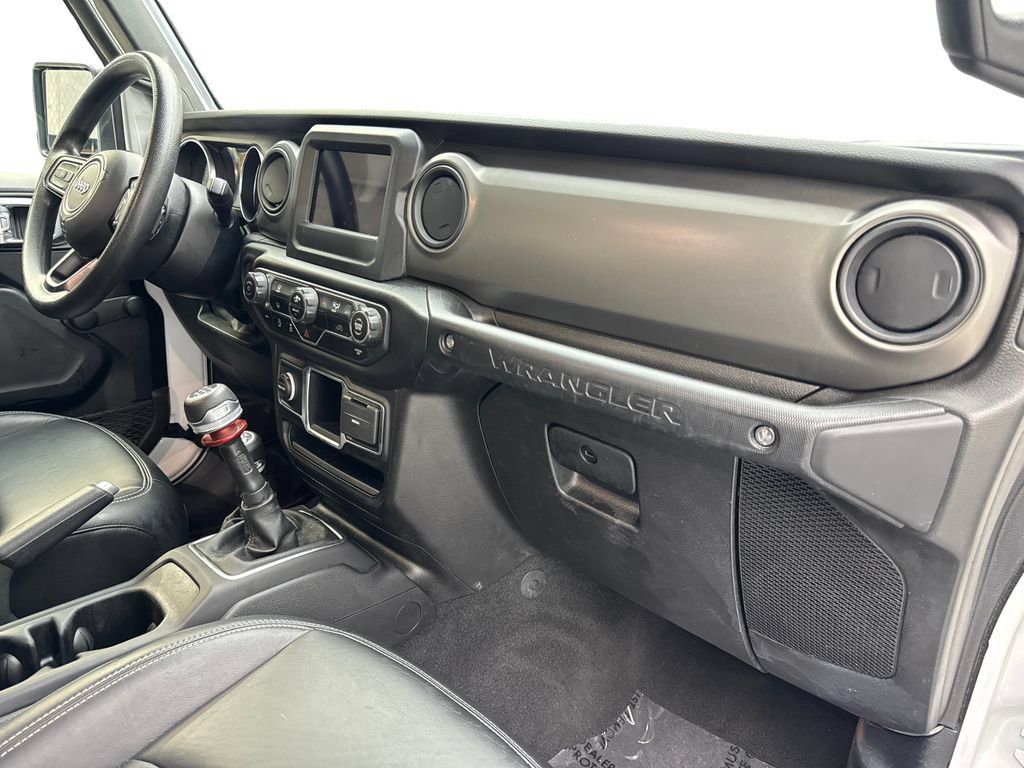 Used 2022 Jeep Wrangler Sport AWD/4WD image 46