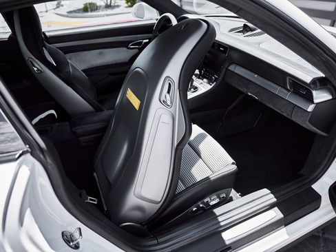Used 2018 Porsche 911 GT3 RWD image 40