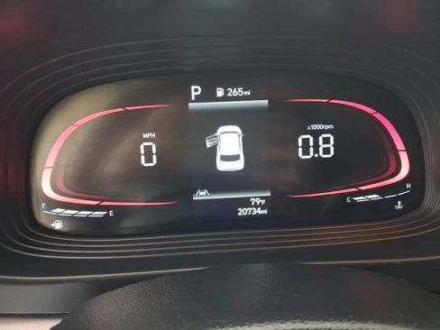 Used 2025 Hyundai Venue SEL FWD image 2