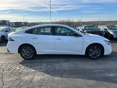 Used 2026 Nissan Sentra SL w/ Floor Mat Package FWD image 2