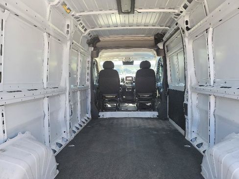 Used 2025 RAM ProMaster 2500 w/ Convenience Group FWD image 8