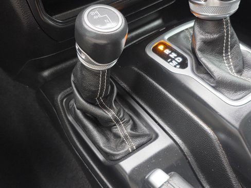 Used 2018 Jeep Wrangler Unlimited Sahara w/ Dual Top Group AWD/4WD image 16