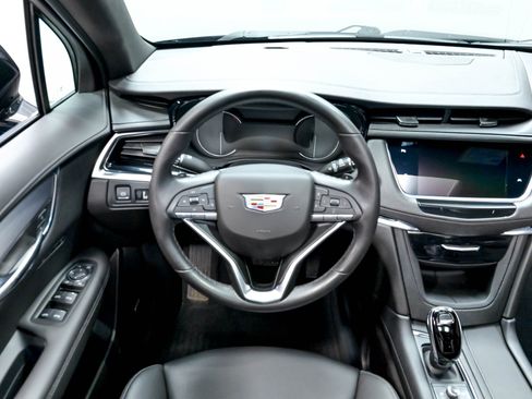 Used 2022 Cadillac XT6 Luxury FWD image 59