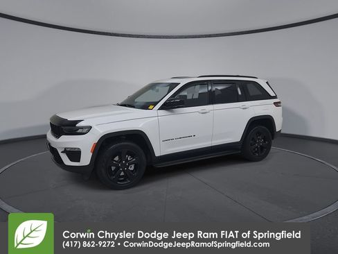 Certified 2025 Jeep Grand Cherokee Limited w/ Black Appearance Package AWD/4WD image 6