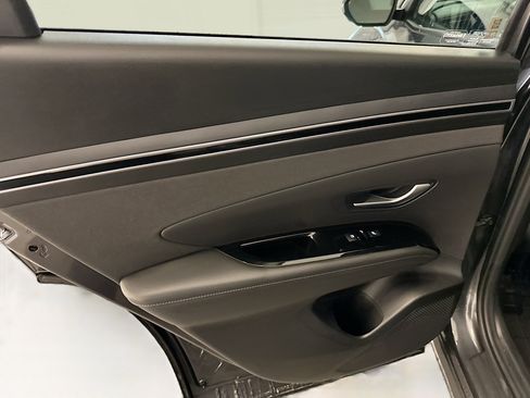 Used 2023 Hyundai Tucson Limited w/ Winter Package image 28