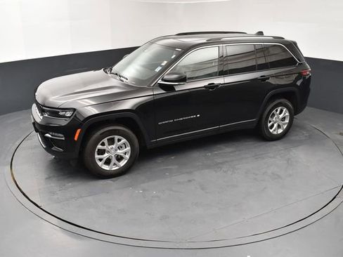 Used 2023 Jeep Grand Cherokee Limited image 15