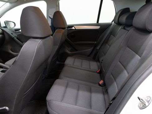 Used 2013 Volkswagen Golf 4-Door FWD image 8